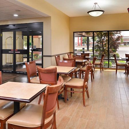 Red Roof Inn & Suites Columbus West Broad Екстер'єр фото