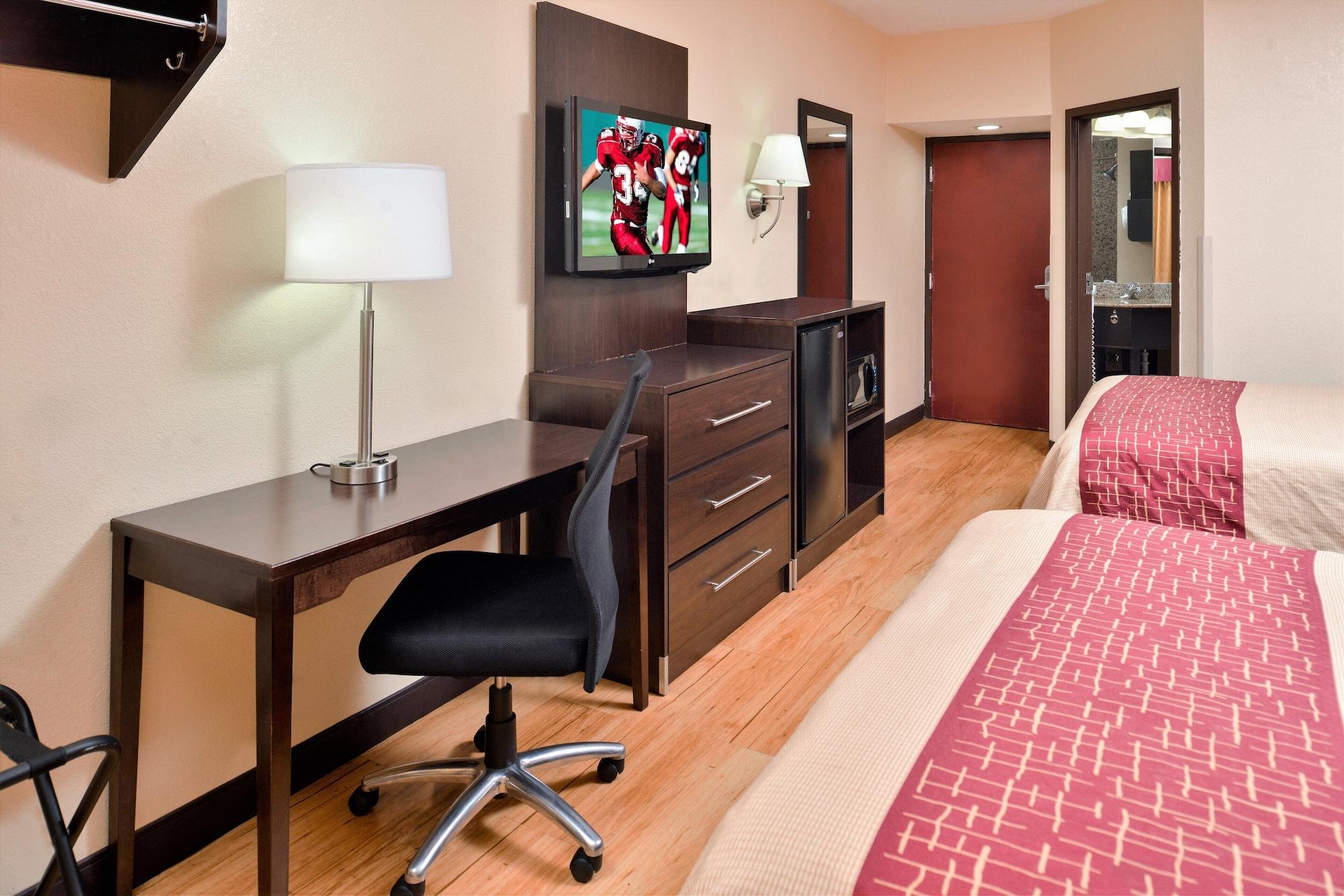 Red Roof Inn & Suites Columbus West Broad Екстер'єр фото