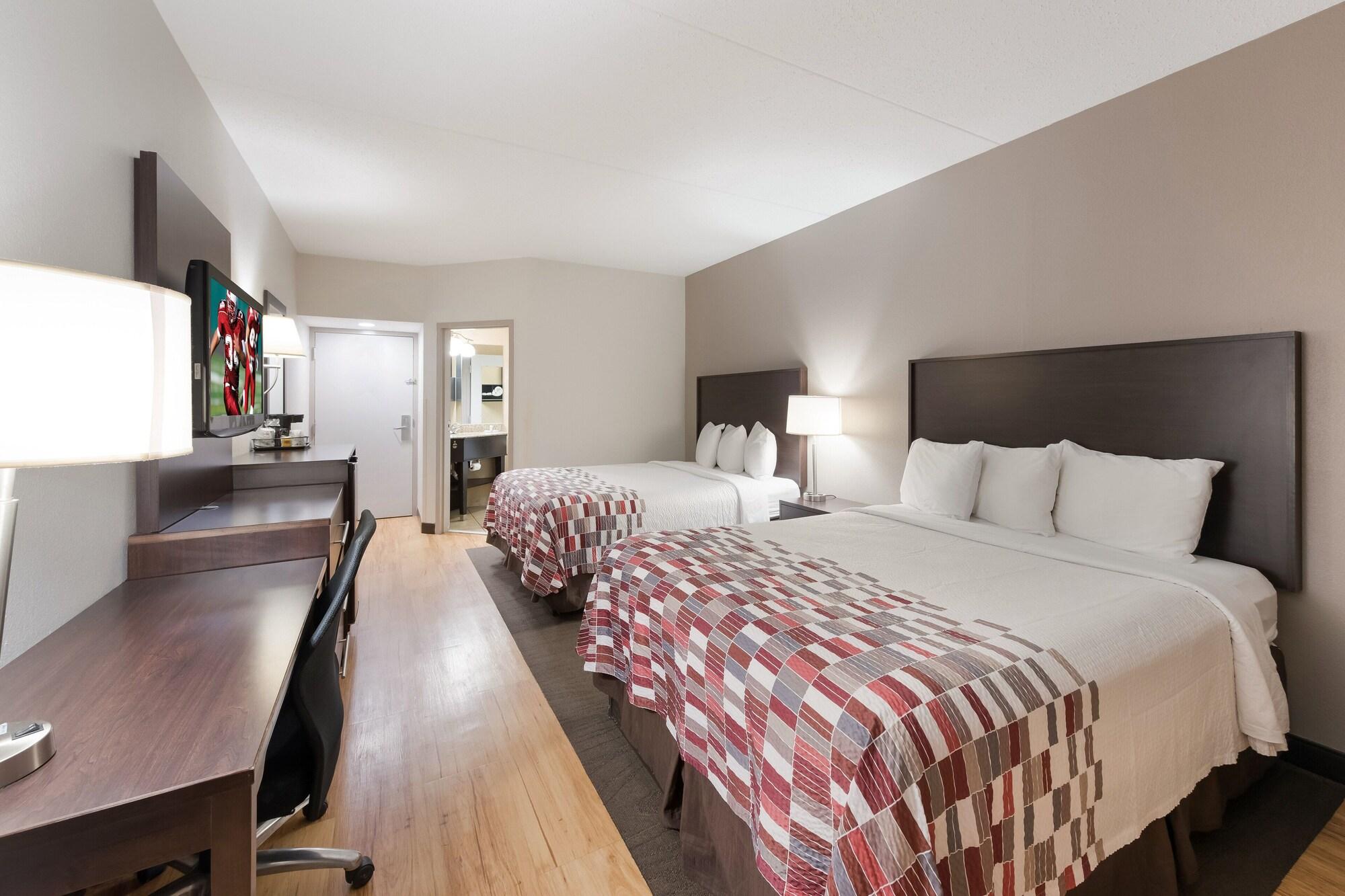 Red Roof Inn & Suites Columbus West Broad Екстер'єр фото
