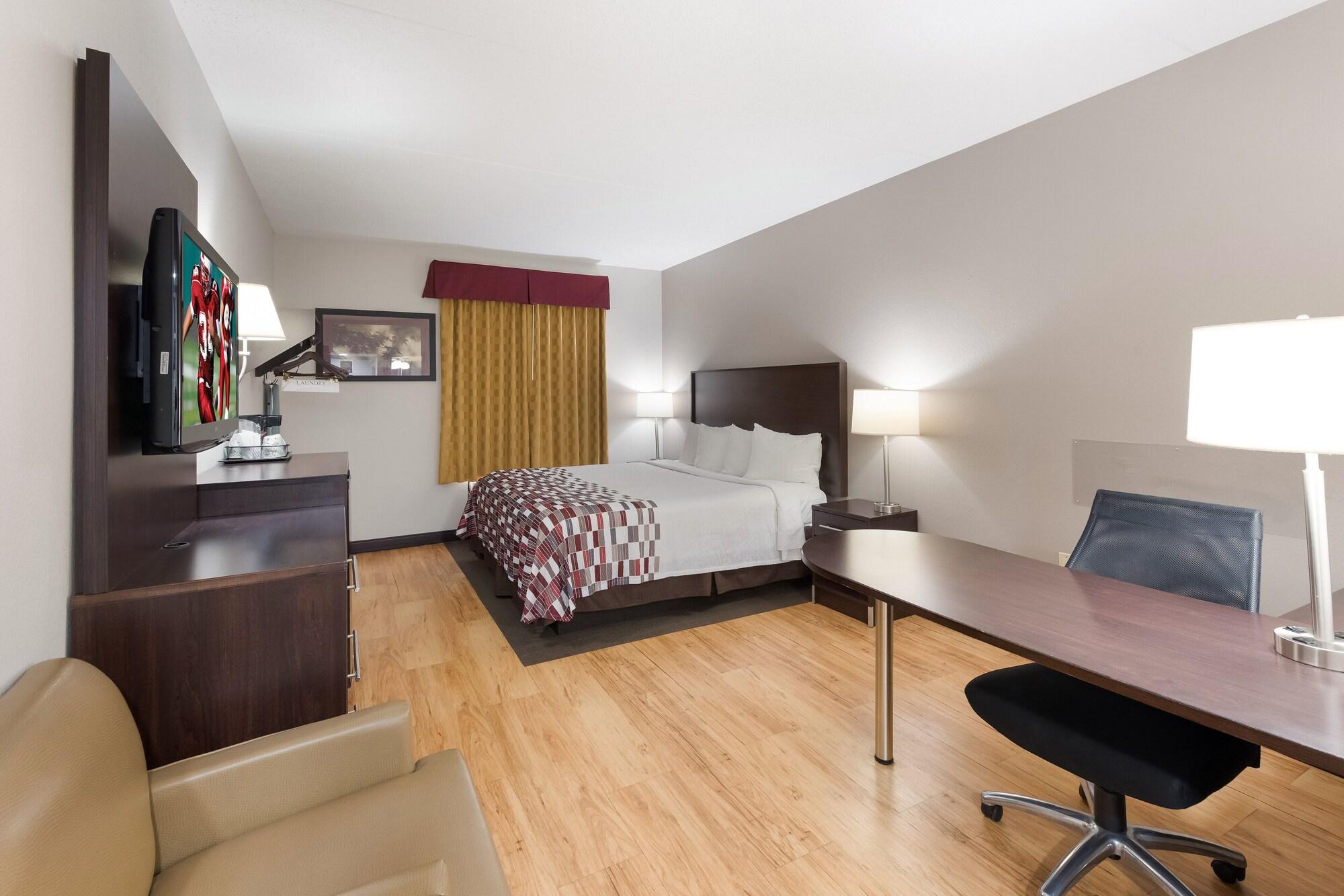 Red Roof Inn & Suites Columbus West Broad Екстер'єр фото