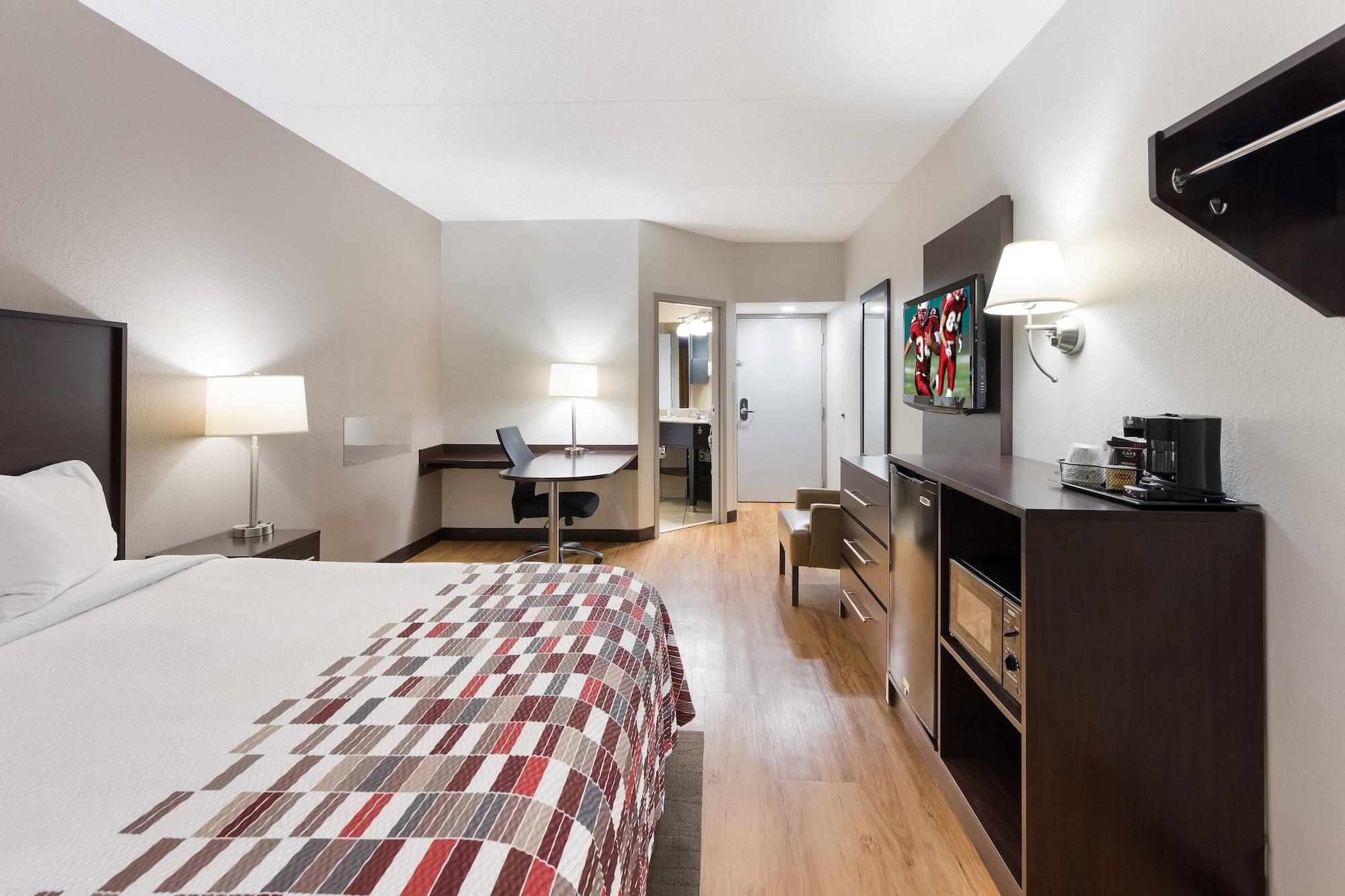 Red Roof Inn & Suites Columbus West Broad Екстер'єр фото