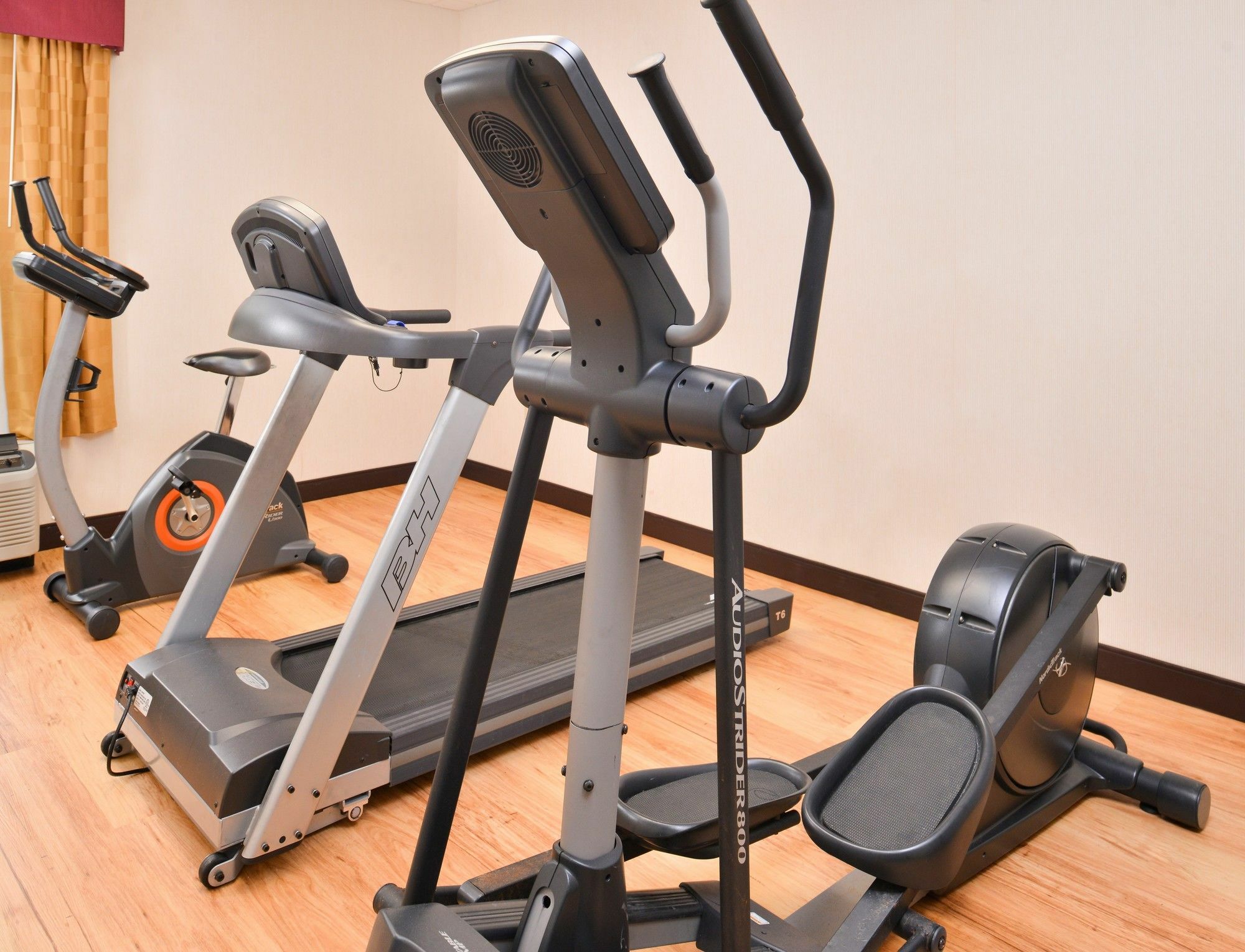 Red Roof Inn & Suites Columbus West Broad Екстер'єр фото